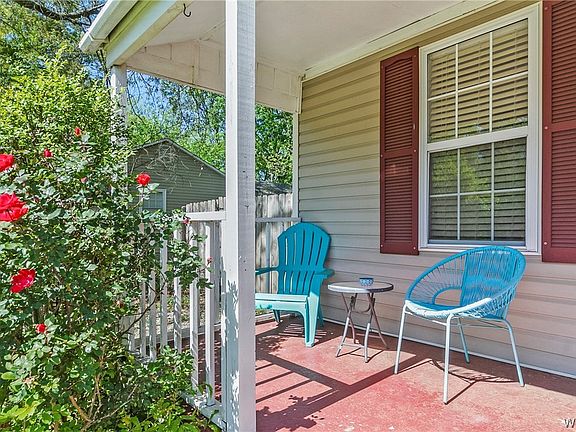 3rd image of 2906 Lewis Ln