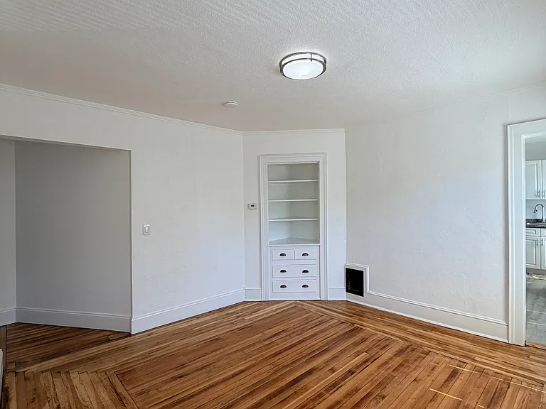 49 Henry St #3 — Photo 11