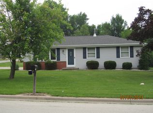 2682 Sunray Ln, Green Bay, WI 54313