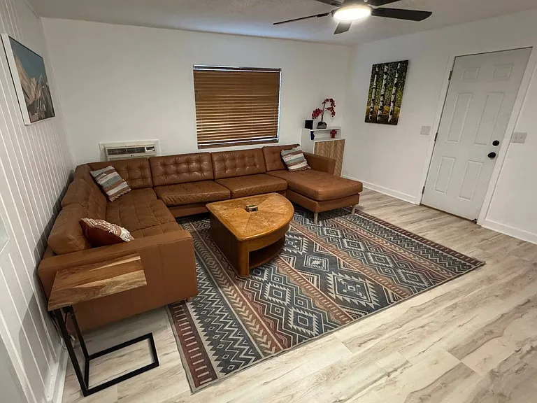 103A Calle Alamosa #B — Photo 1