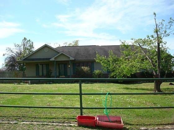 1st image of 821 County Road 762