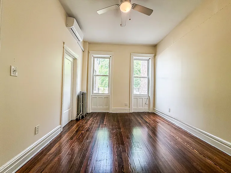 105 E 31st St #1 — Photo 6