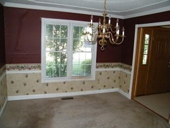 5th image of 584 Golden Russett Blvd