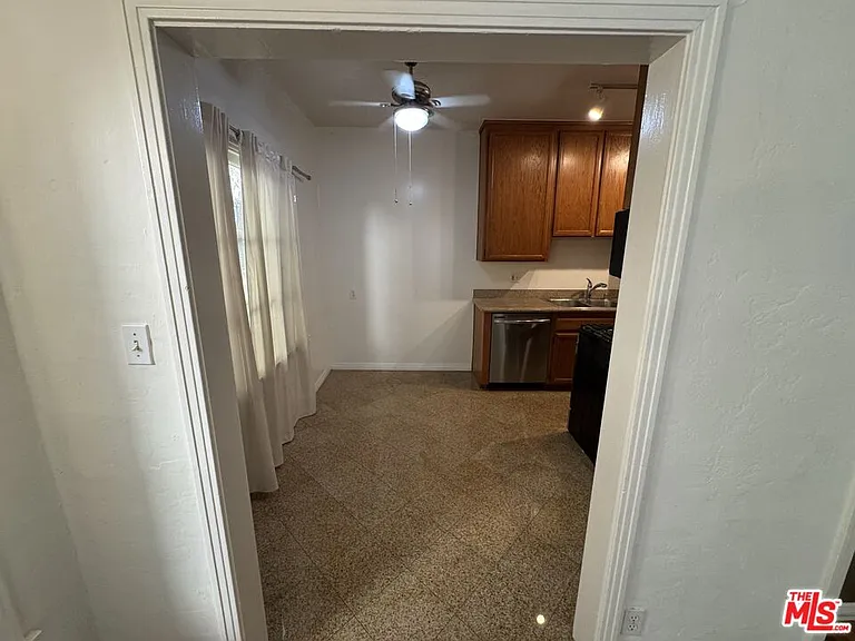 264 S Reeves Dr #101 — Photo 22