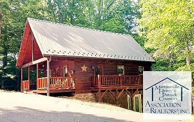 3rd image of 111 Woods Haven Ln