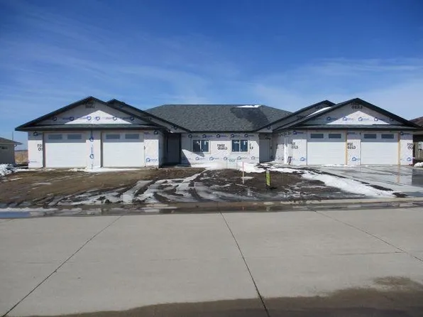 101 Nolan Dr E, Emmetsburg, IA 50536