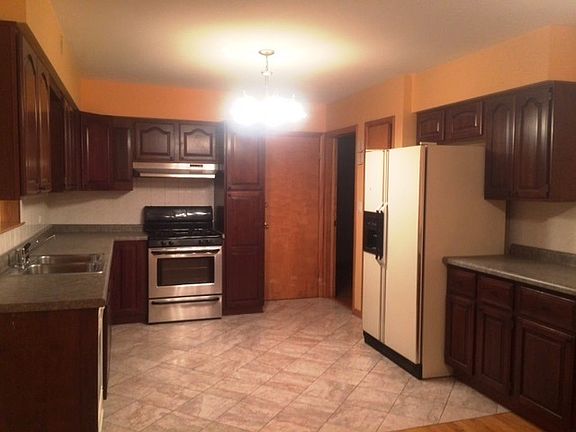 3rd image of 2843 N 74th Ave
