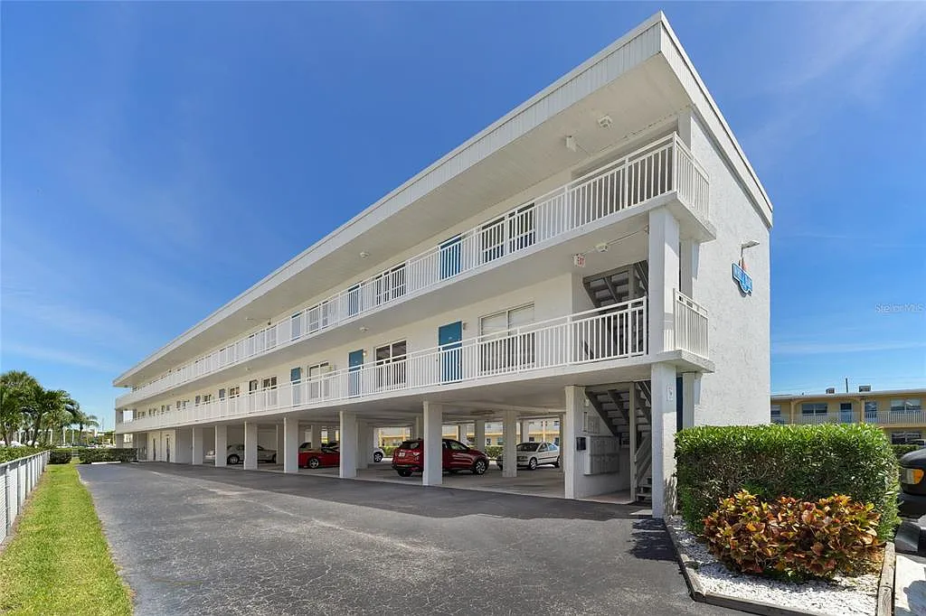 1 bed, 1.0 bath, 615 sqft, $2,200 — Photo 1