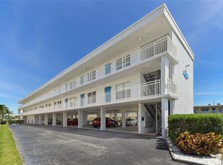 9755 Harrell Ave APT 102, Treasure Island, FL 33706