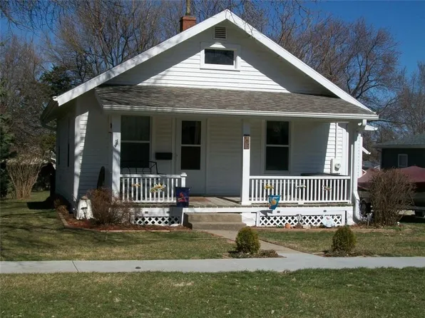 407 E North St, Winterset, IA 50273