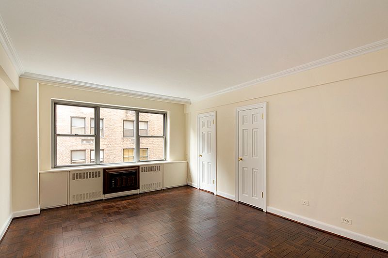 2nd image of 110 E 57th St APT 8H