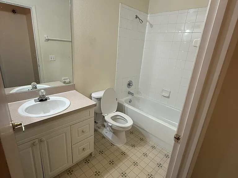 425 Caribbean Dr #A — Photo 17