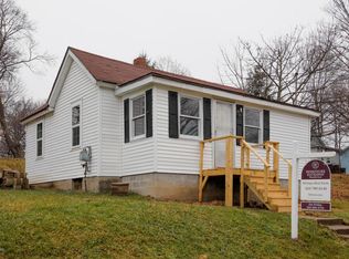 611 Clinton St, Marshall, MI 49068