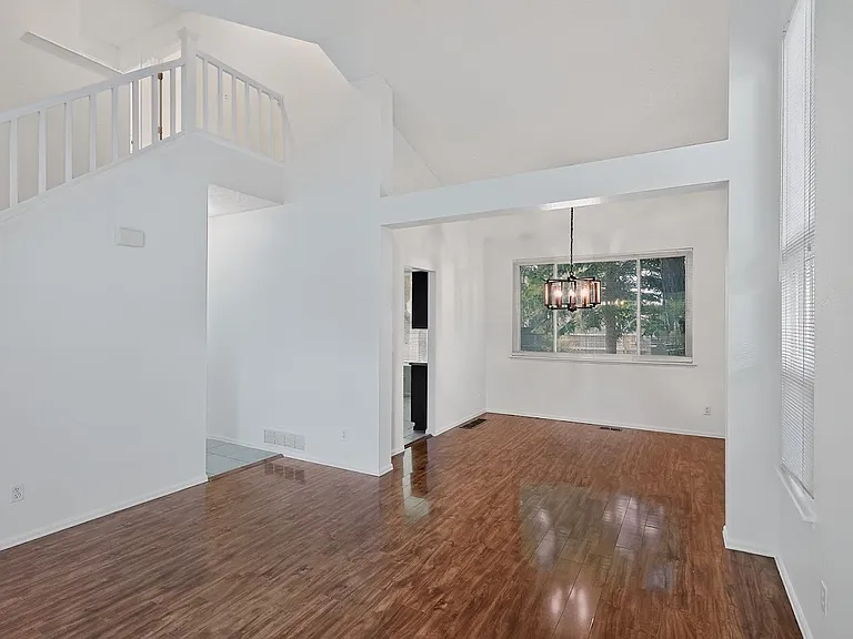11422 W Parkhill Dr — Photo 3