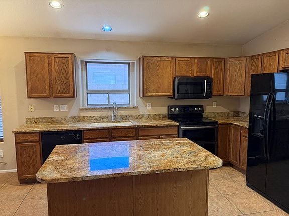 2nd image of 43194 W Sunland Dr