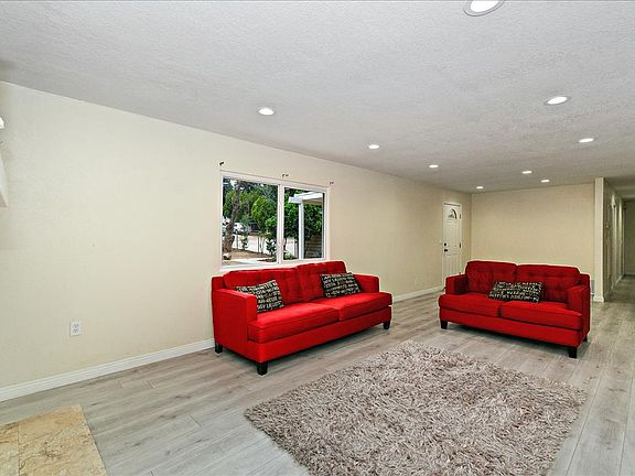 4th image of 21951 Boggs Ln