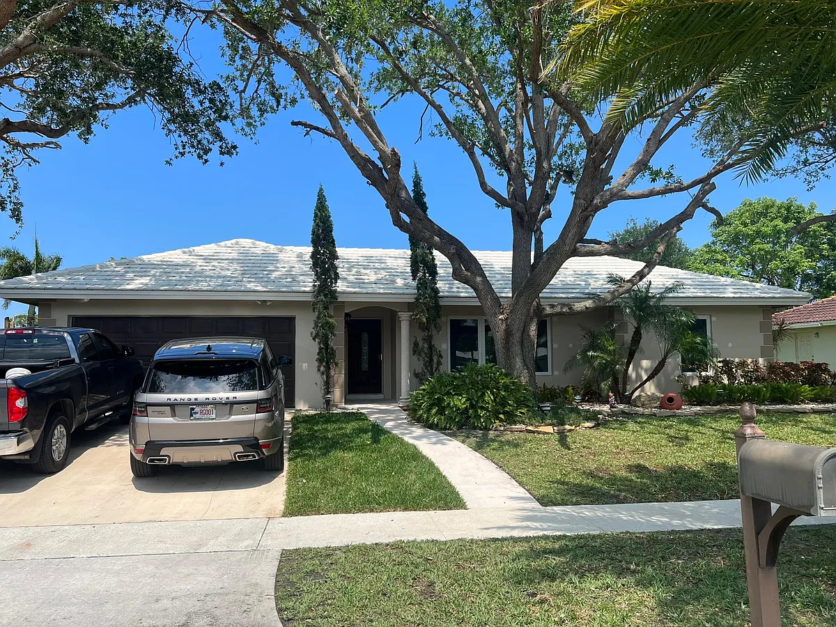 Building Photo - 1250 SW 15th Ave