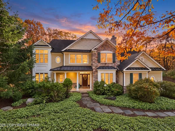 320 Sunset Ave, Swiftwater, PA 18370