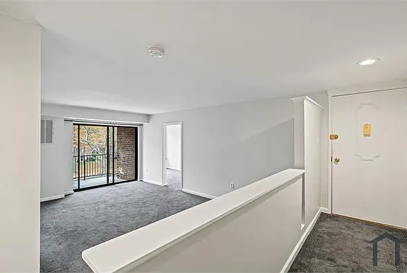3 bed, 1447 sqft, $2,830 — Photo 2