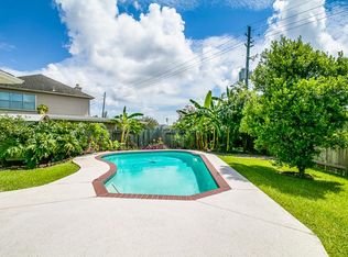 4013 Spring Branch Dr E, Pearland, TX 77584