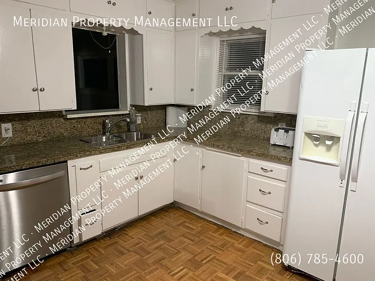 2819 33rd St — Photo 6