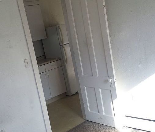 3rd image of 44 Franklin St