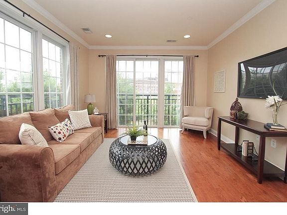 3rd image of 600 Commodore Ct Unit 2626