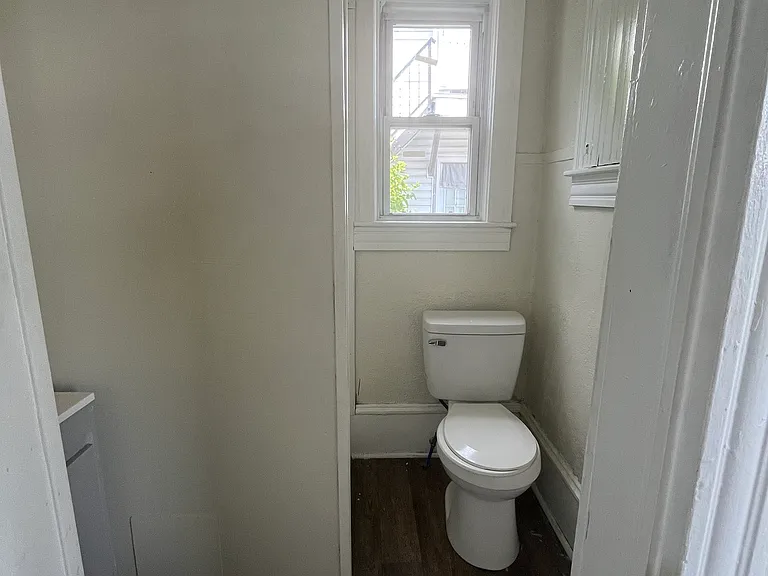 598 Main St #3 — Photo 2