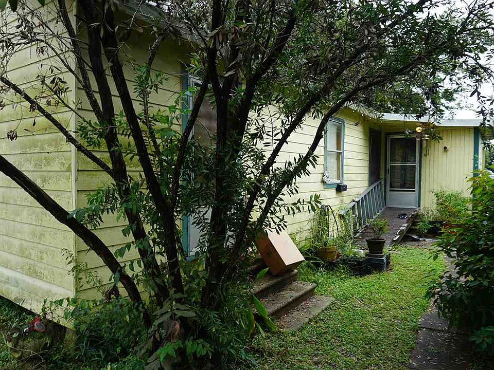 1st image of 105 Boudreaux St