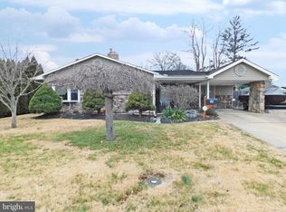 50 Stonybrook Dr, Levittown, PA 19055