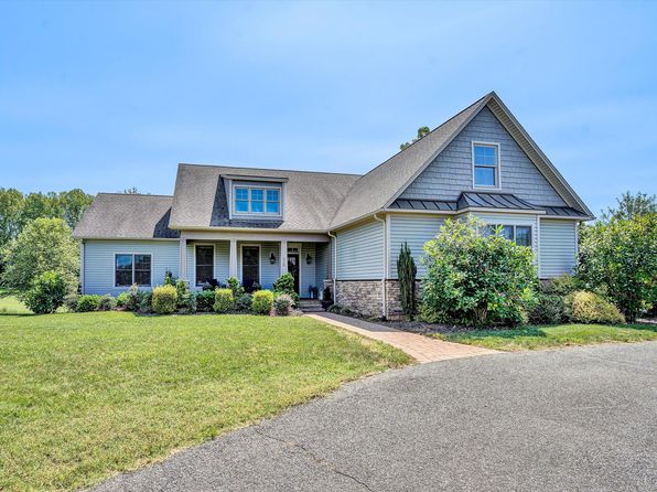 215 Bermuda Dr, Hardy, VA 24101