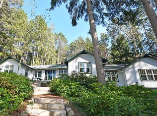 9017 S Dunns Farm Rd, Maple City, MI 49664