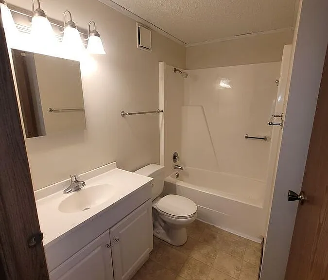 445 Cedargate Ct #445 — Photo 4