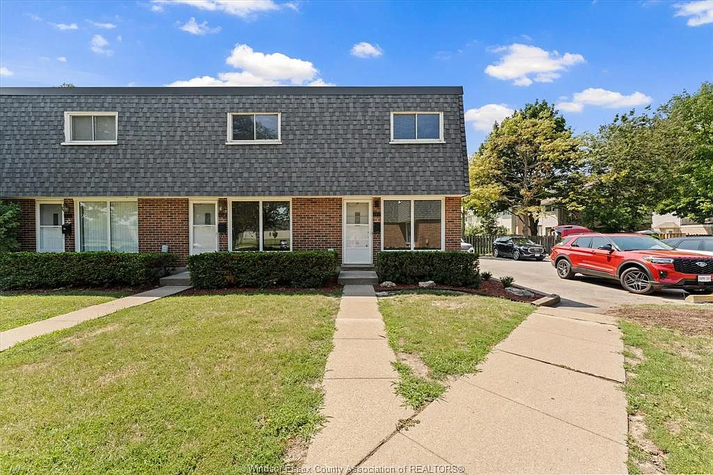 2 bed, 1.0 bath, 900 sqft, $2,200 — Photo 4