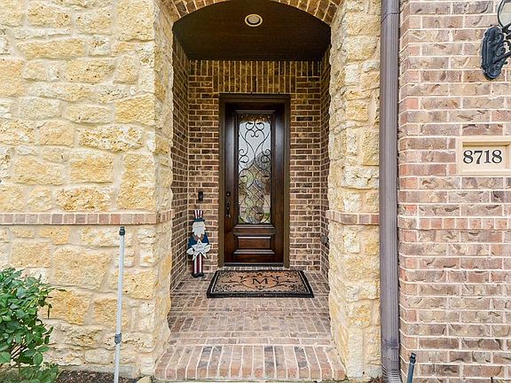 4th image of 8718 Long Cross Dr