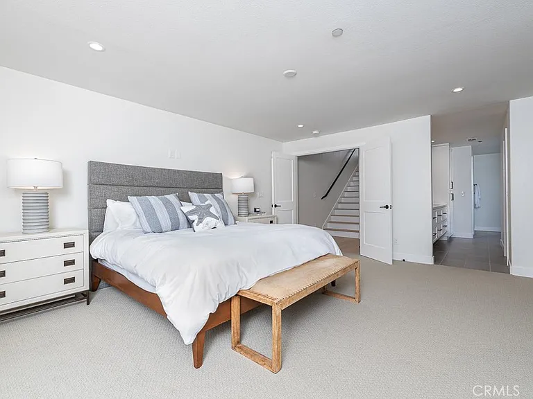947 W Balboa Blvd — Photo 24