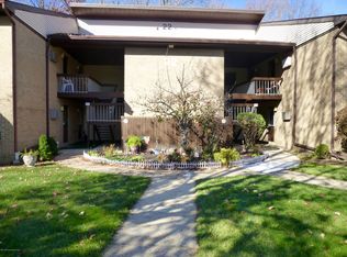 22 Amberly Dr UNIT E, Manalapan, NJ 07726