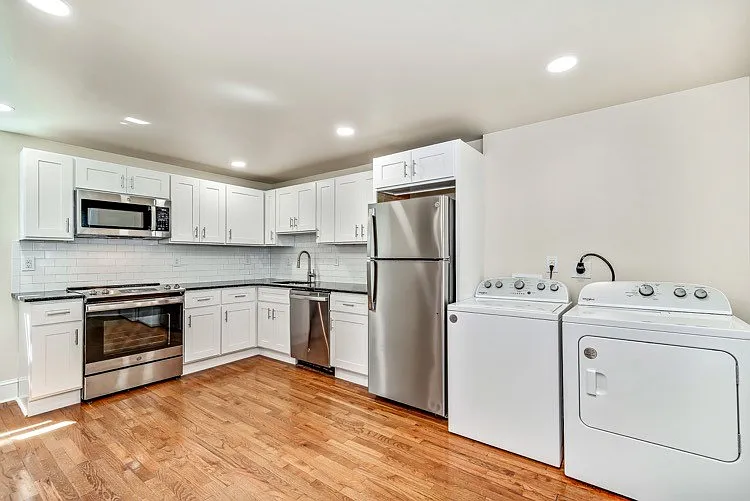 2 bed, $1,895 — Photo 2