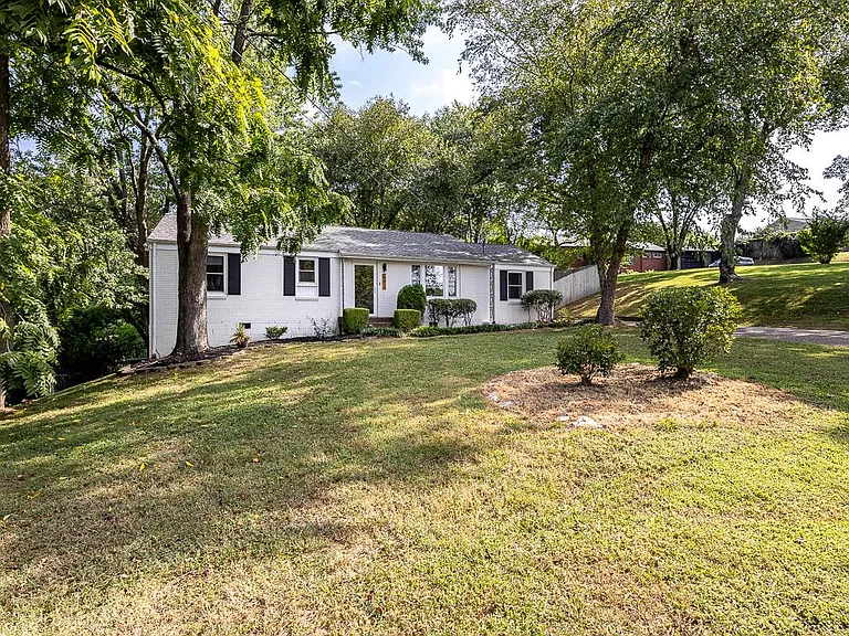 632 Watsonwood Dr — Photo 2