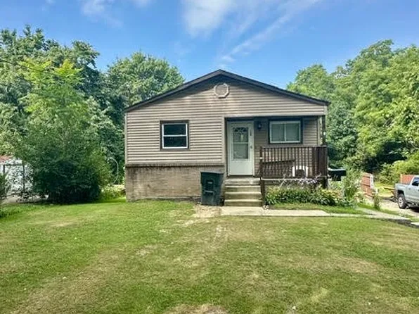 132-134 N Avon Ave, Wadsworth, OH 44281