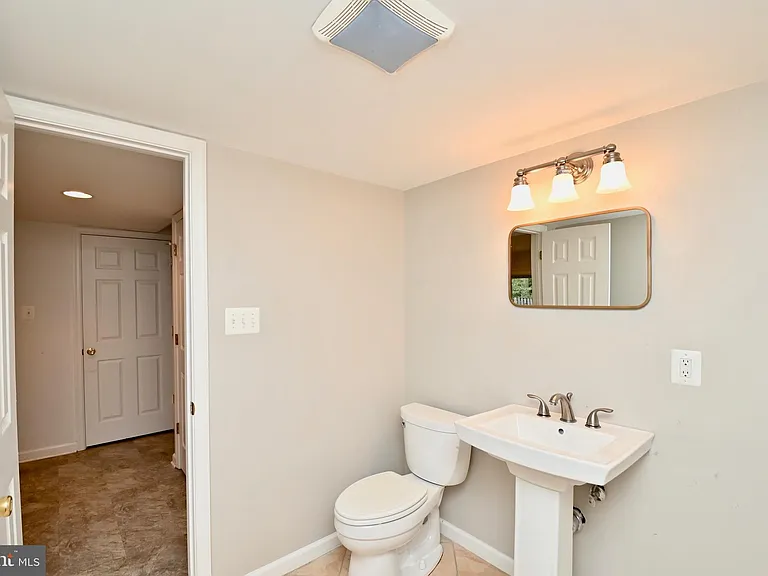 10048 Wood Sorrels Ln — Photo 35