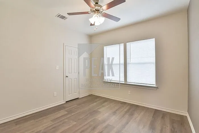 1806 Bessie St — Photo 17
