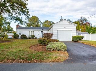 37 Roosevelt St, Seekonk, MA 02771