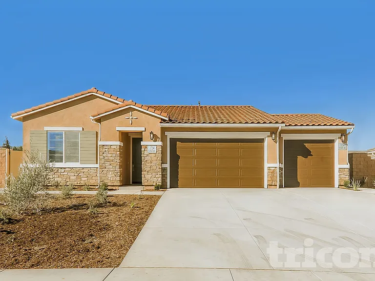 1734 Lorraine Ave — Photo 3