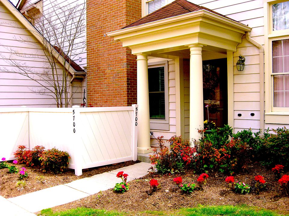 Front Covered Entryway