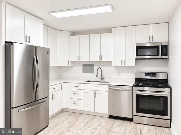 1836 Metzerott Rd APT 901, Hyattsville, MD 20783