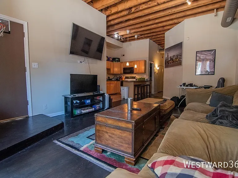 1114 W Hubbard St #1 — Photo 5