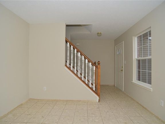 5th image of 6626 Crestwell Ln