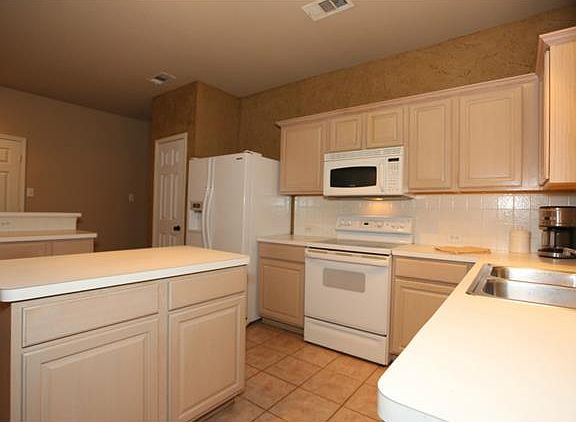 4th image of 2036 Piedmont Dr