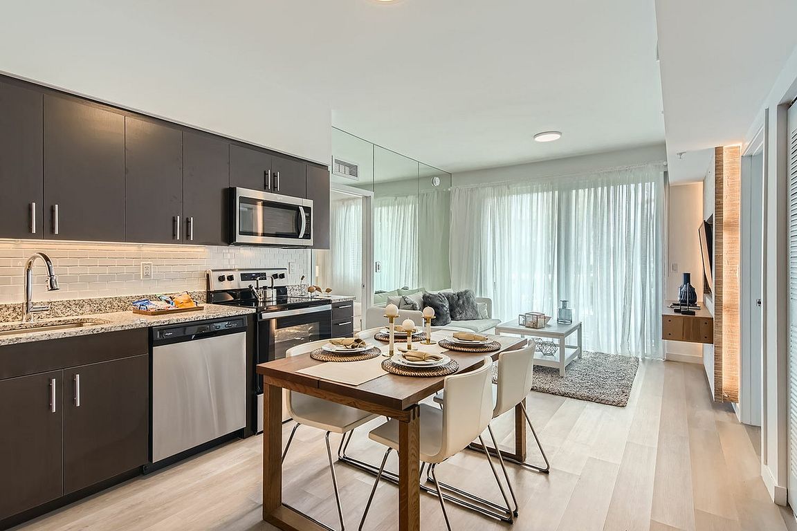 15350 SW 136th St - Web Quality - 008 - 10 Model Dining Room